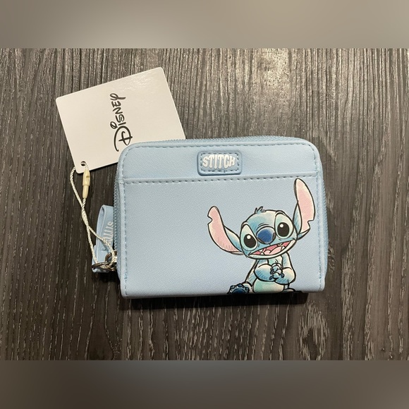 NWT Lilo and stitch weekender bag, backpack and wallet - Picture 3 of 9